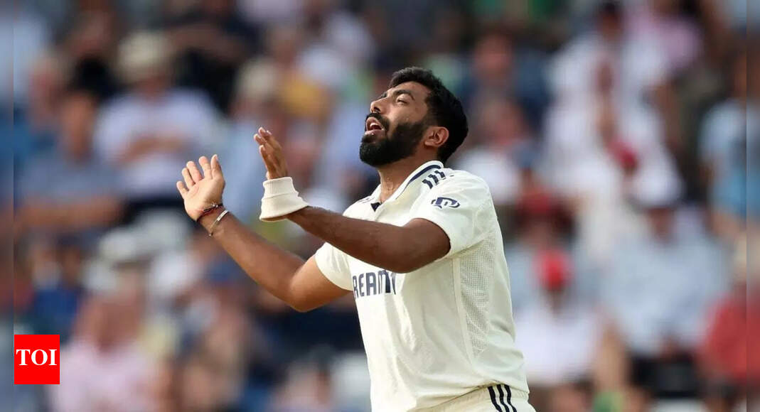 IND vs ENG Live, Day 3: Will Jasprit Bumrah get help from other end?