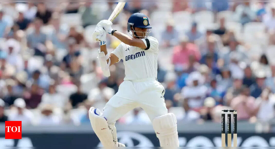 IND vs ENG Live, Day 3: Bumrah gets his fifer; India lead by six runs