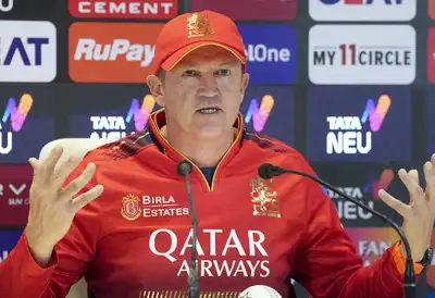  RCB head coach Andy Flower visits spiritual guru in Rishikesh - Watch