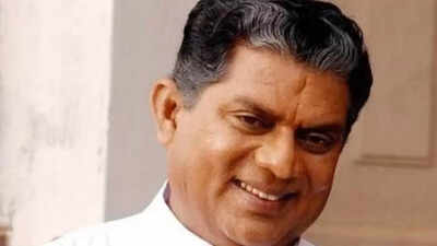 Jagathy Sreekumar arrives in Kochi to attend the AMMA General Body Meet.