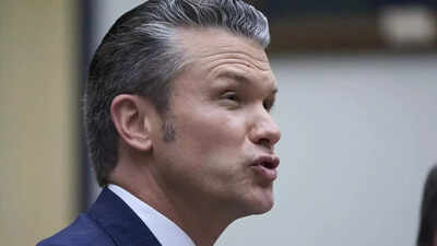  Pete Hegseth slammed for 'sexism' during Pentagon briefing on Iran strike