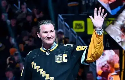 Luxury cars, mansions & multi-million deals: Meet the richest men in hockey