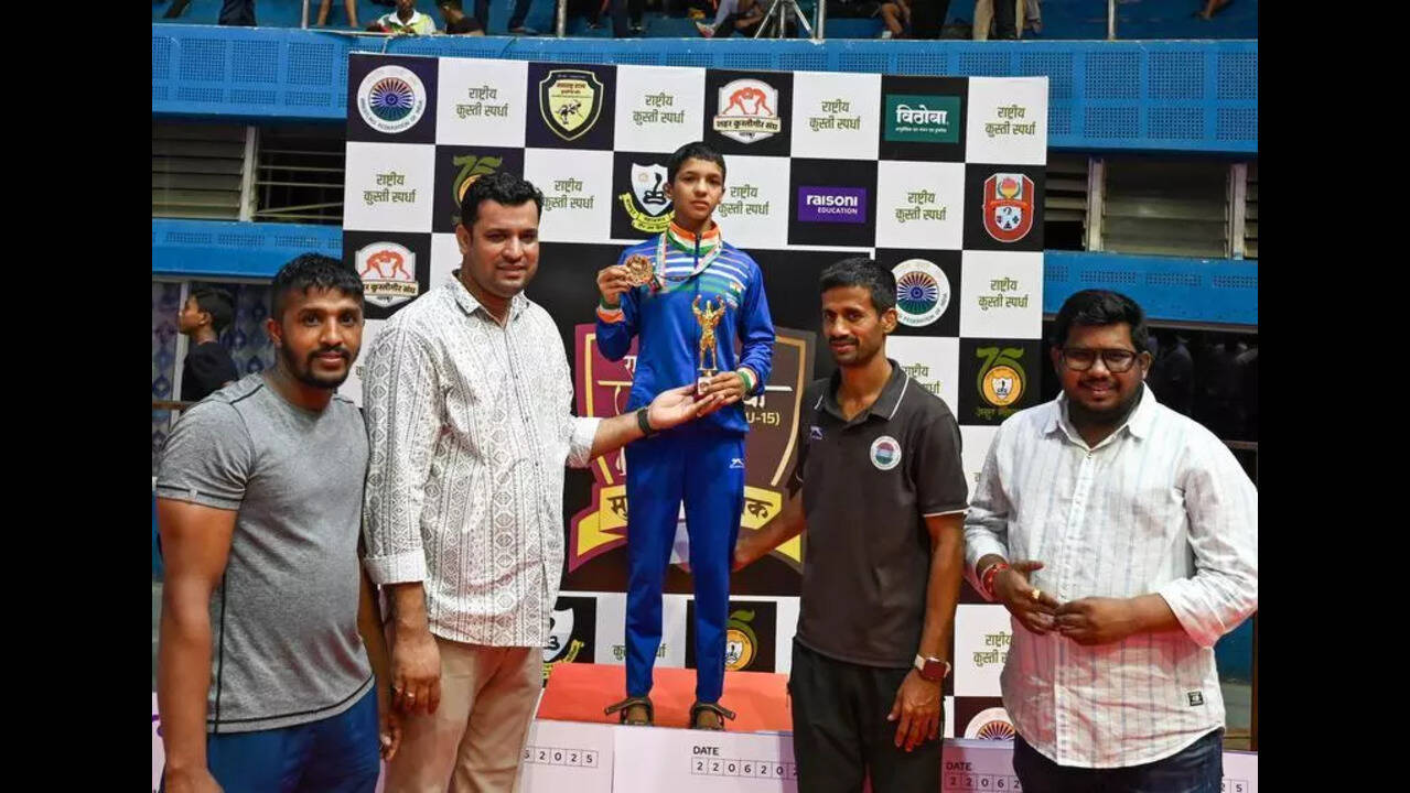 रोहिणीचा महाराष्ट्रावर पुन्हा विजय, गायत्रीला पहिलं राष्ट्रीय कुस्ती सुवर्णपदक