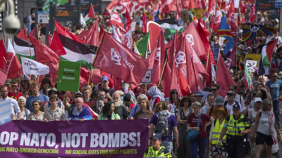  Dutch host Nato during political crisis