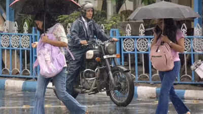 Kolkata weather update: Warm day with rain showers expected today