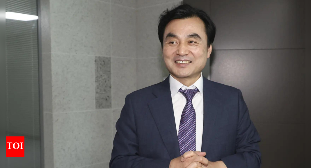 President Lee picks South Korea's first civilian defence chief in 64 years