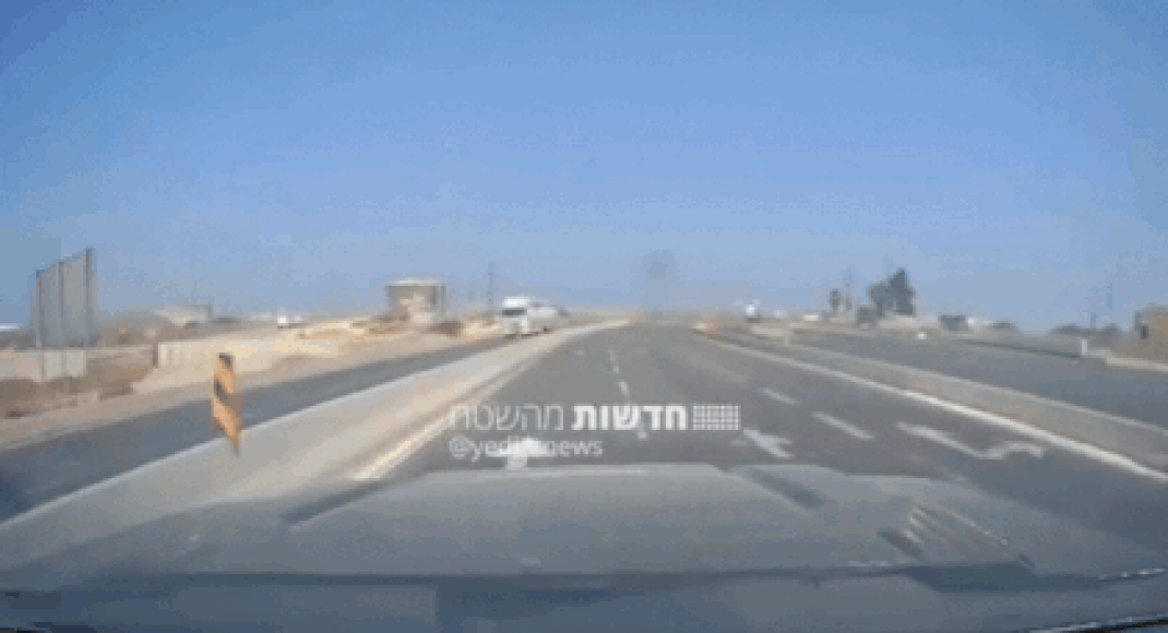 Smoke engulfs skyline: Iranian missile hits Israel's Ashdod; IDF strikes Tehran - video