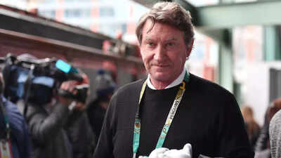 From Canada’s hero to Donald Trump’s ally? Wayne Gretzky’s silence still feels like a betrayal to his home country