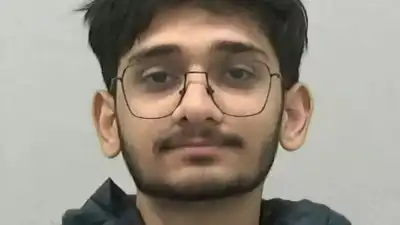 ब्रिटेन में भारतीय छात्र महिला स्नातक के बेडरूम में टूट जाता है, टेडी बियर के साथ सेक्स एक्ट करता है