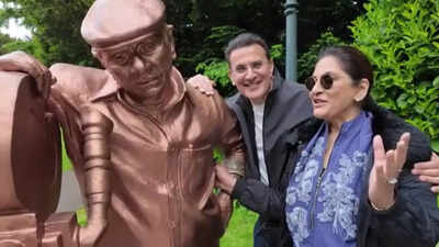 Archana Puran Singh recalls shooting for Mohabbatein as she poses with Yash Raj’s statue in Switzerland; says ‘We would talk for hours’