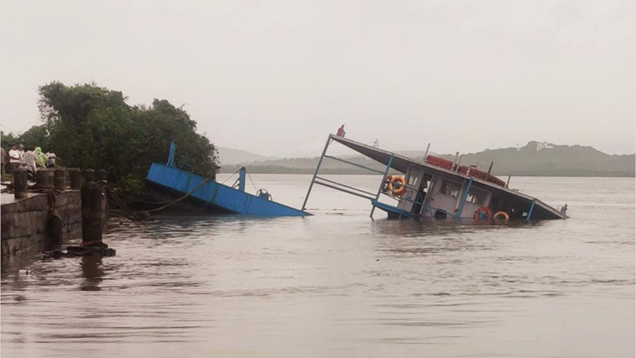 Ferry boat docked at Chorao ramp capsizes | Goa News - Times of India