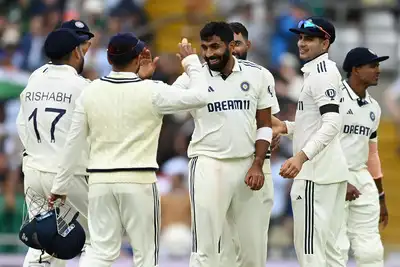  Stuart Broad predicts the outcome, warns England about new ball