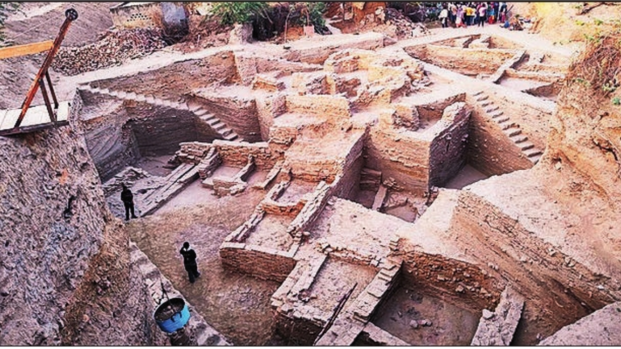 Rajasthan dig reveals 3,500-year-old settlement: ASI traces ancient  riverbed; findings may link it to Rig Veda-era Saraswati river | Jaipur  News - Times of India