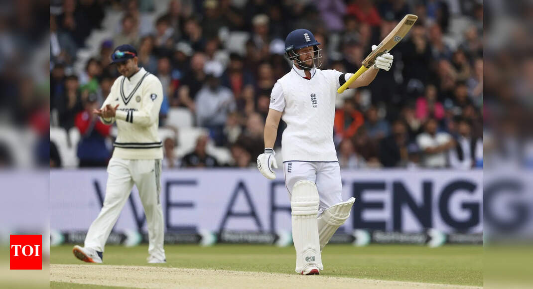 IND vs ENG Live: India hunt for breakthroughs as Duckett, Crawley keep England steady