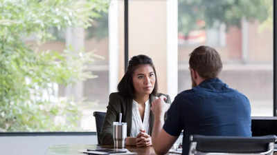 7 effective body language tips to boost your hiring chances