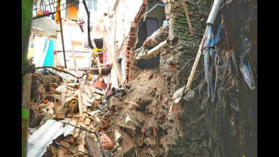 Two children among three injured in house collapse in Bhandup