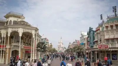  British man arrested over Disneyland ‘wedding’ with 9-year-old Ukrainian girl; guests were hired