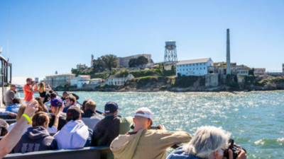How to avoid tourist traps (and what to do instead)