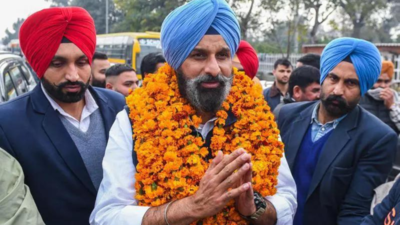 DA case: Akali leader Bikram Singh Majithia arrested after raids by Punjab Vigilance Bureau; kin protest