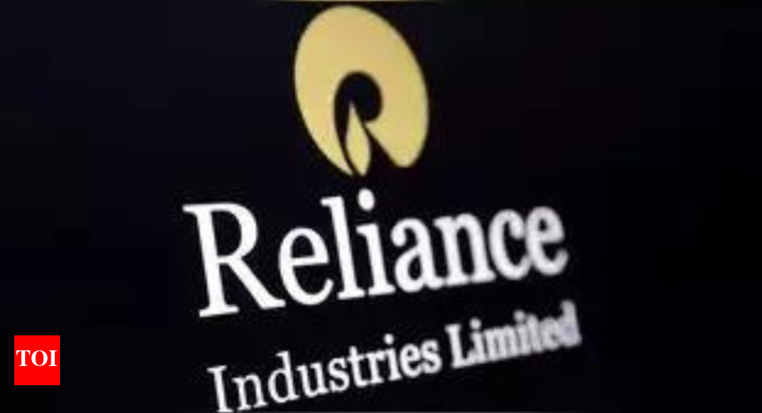 RIL share price outlook: CLSA sees Q1 as turning point for Reliance Industries stock, predicts 14% upside on retail and Jio gains
