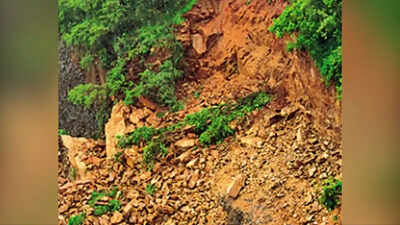 Bengaluru-Mangaluru highway hit by landslide: Shiradi Ghat closed; vehicles rerouted via Charmadi, Sampaje road