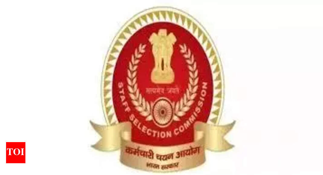 Group C and D education staff protest outside SSC office, demand publication of eligibility list