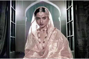 Porno ozini eshakda sikadi