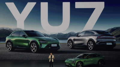  Xiaomi's newly launched SUV receives nearly 300,000 orders in an hour; shares hit record high