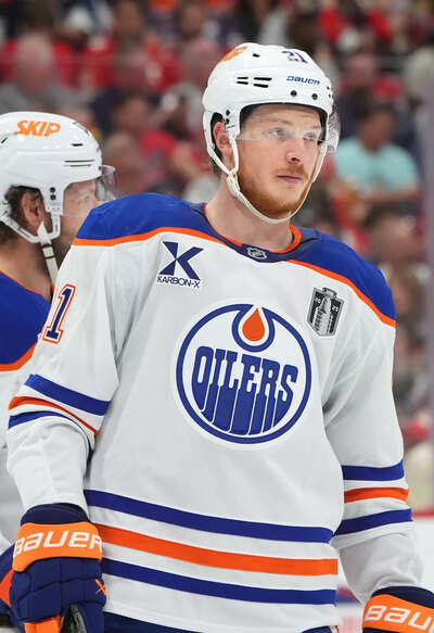  Trent Frederic secures future with Edmonton Oilers