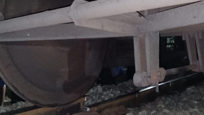 Rail fracture near Arakkonam disrupts train services