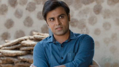 Meet ‘Panchayat’ star Jitendra Kumar: Left IIT for acting, now charges Rs 70,000 per episode, owns luxury cars and has a net worth of Rs 7 crore