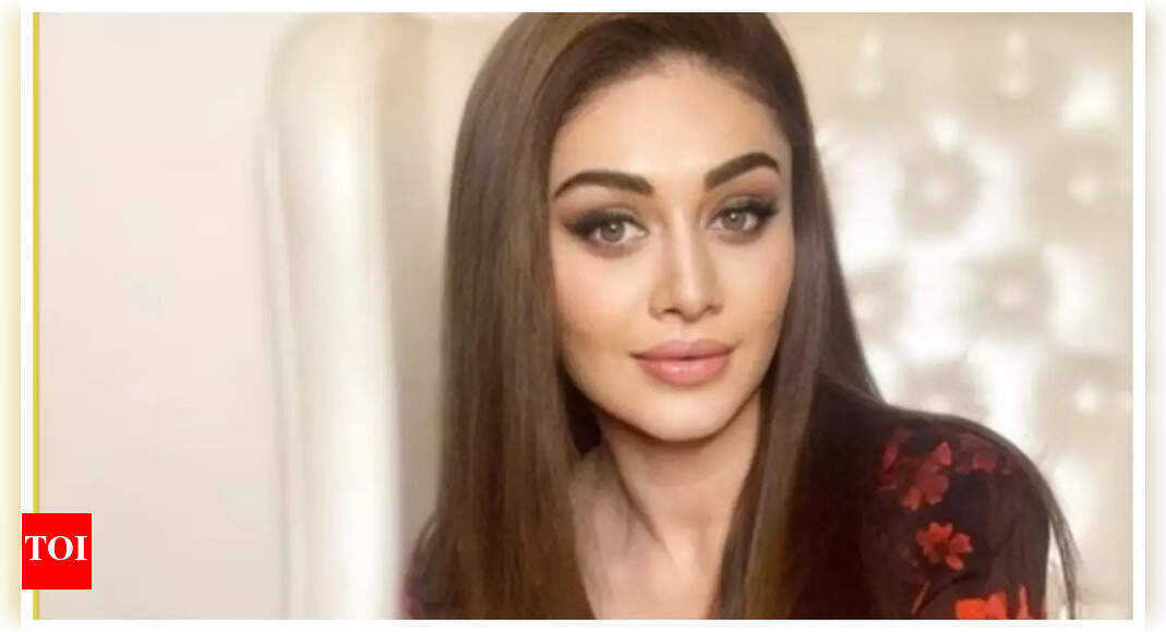 Shefali Jariwala passes away: How is cardiac arrest different from a heart attack
