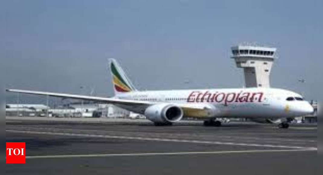 Ethiopian Airlines B787 Dreamliner suffers mid-air depressurisation; 7 fall ill on Mumbai-bound flight, 1 hospitalised after emergency landing at CSMIA