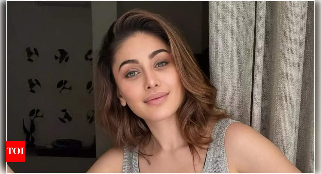 Shefali Jariwala passes away: Close friend recalls she seemed fine just a day before; shares she ‘never had blockage’ | Hindi Movie News – Times of India