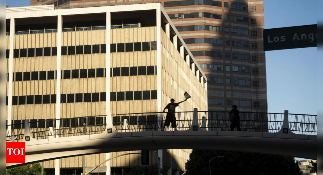 First challenge to courthouse arrest: Family with ailing child fights US Immigration detention; lawsuit alleges rights violations