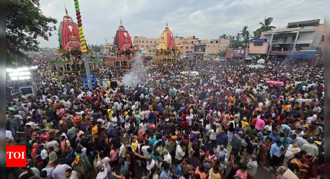 Sibling Deities Arrive at Gundicha Temple After Crowd Control Delays
