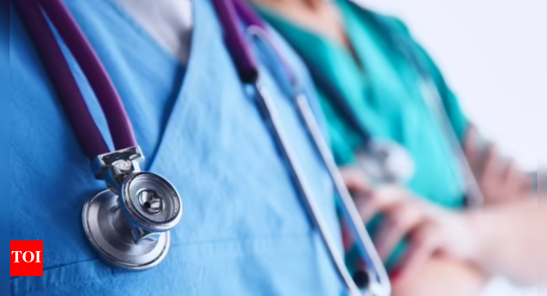 Doctors remove 15cm spoon from body of Chinese man: Patient thought it was a dream; traces it back to Thailand drinking episode