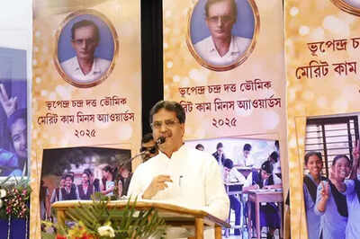  CM Saha stresses need for social responsibility among students
