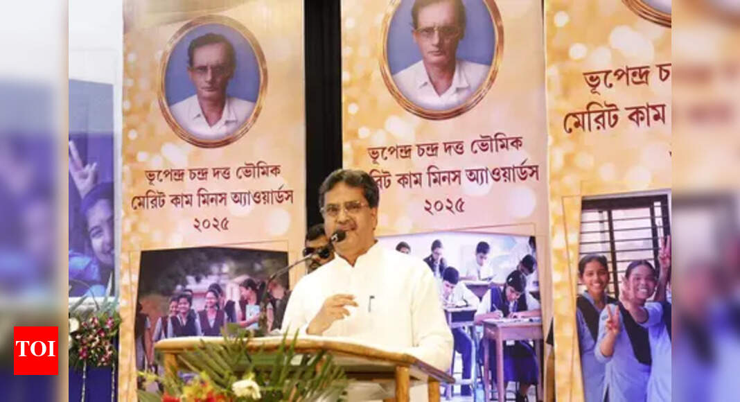 Tripura now a fully literate state: CM Saha stresses need for social responsibility among students
