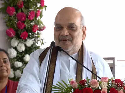  Amit Shah asks Naxalites to give up arms, join mainstream