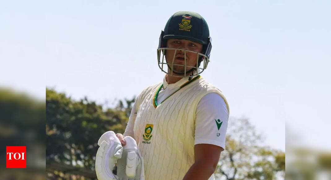 Out or Not Out? No snicko to confirm; Pretorius makes it count with record-breaking knock