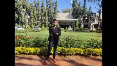 Rajkot’s Vyom makes it to IIM-B on third attempt