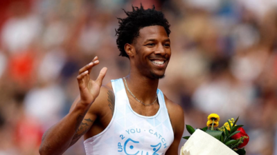 US runner Chris Robinson’s private moment turns into powerful career twist with viral modeling offer