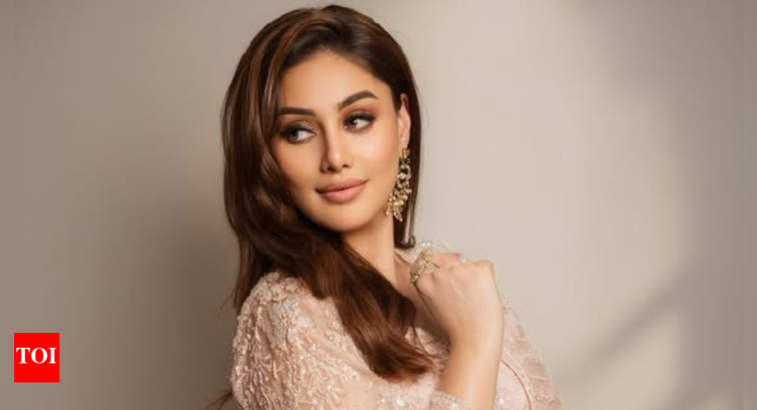 Shefali Jariwala’s demise: Police record post-mortem video, take statements from 14 people; initial cause linked to low BP – Report | Hindi Movie News – Times of India