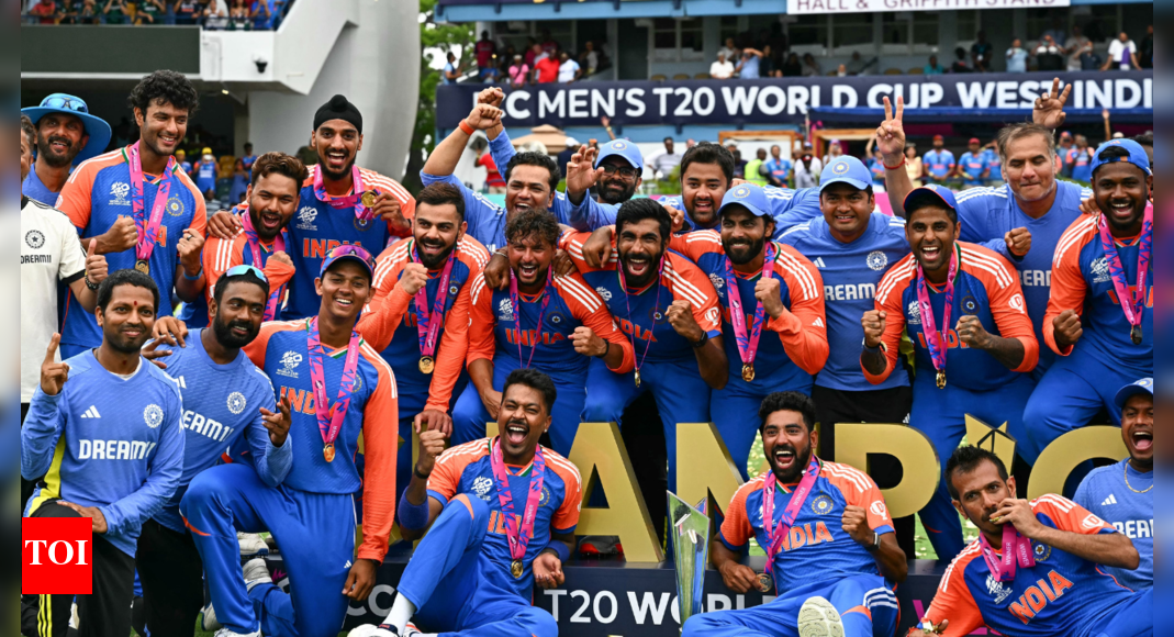 'Ek hi format se liya h bas': Jadeja’s reply as teammates tease him at WC anniversary party - Watch