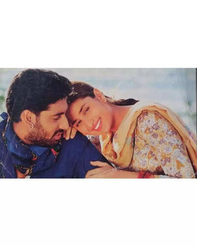  Kareena Kapoor Khan marks silver jubilee in Bollywood with heartfelt post