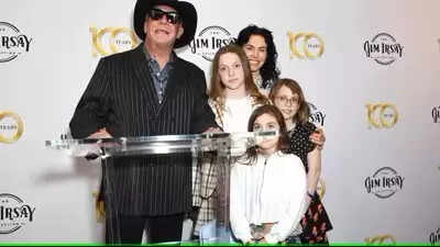 Familia Jim Irsay: Todo sobre su ex esposa Meg Coyle y sus hijos