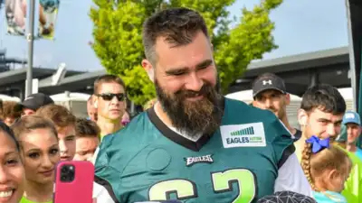 Jason Kelce and Kylie Kelce raise 1 million in viral Autism event after Antonio Brown’s insult