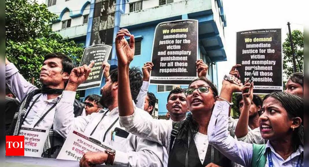 Kolkata college told to expel gang-rape accused; probe zeroes in on 17 students