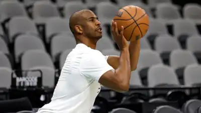 Chris Paul is choosing between the Phoenix Suns and Los Angeles Clippers and everything is on the line